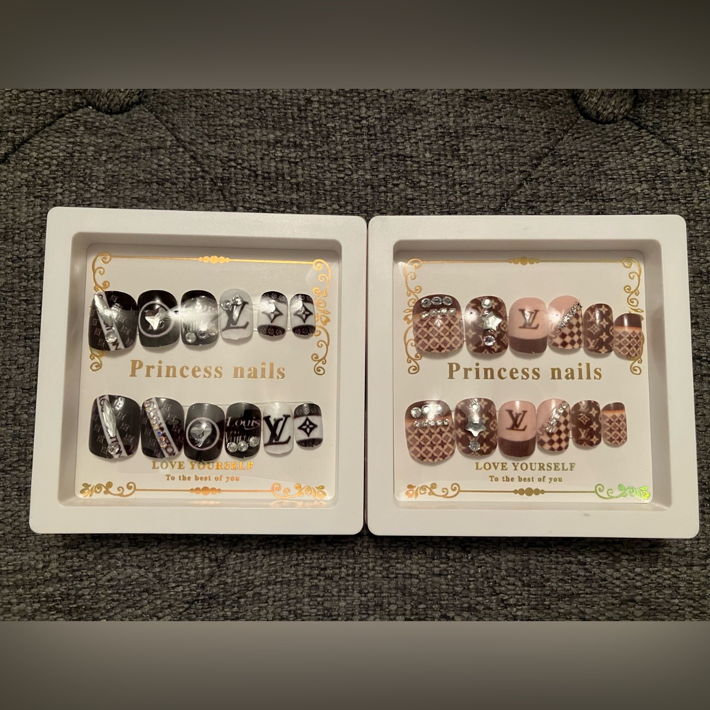 Louis Vuitton Black and Brown Press-On Nails